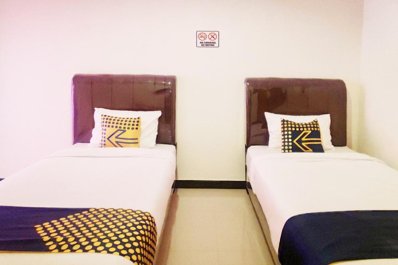 Oyo 2220 Pink'S Guest House Tarutung Exterior foto